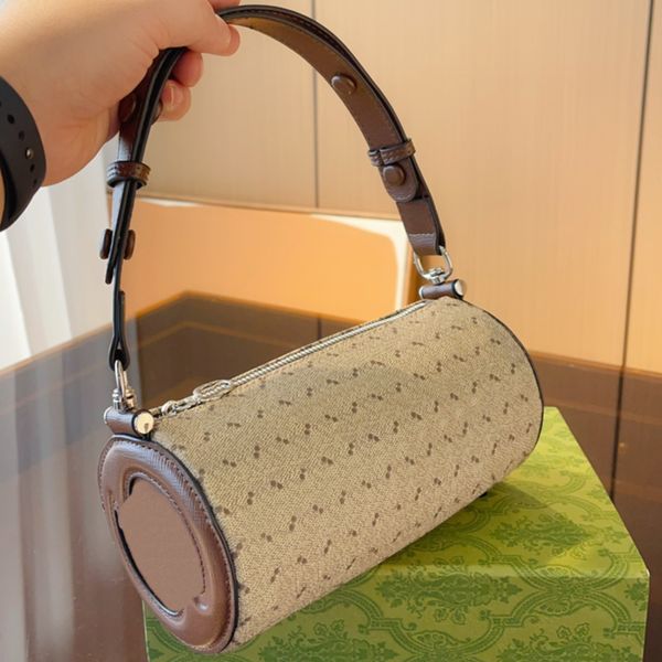 luxury handbag shoulder bag designer underarm bag pen holder bag high appearance level new bag
luxury handbag shoulder bag designer underarm bag pen holder bag high appearance level new bag