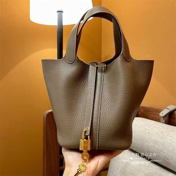 basket luxury women bag leather handmade origin y handmade basket bag wax thread sewn cow leather bucket bag 18/22cm leather handbag for wom
basket luxury women bag leather handmade origin y handmade basket bag wax thread sewn cow leather bucket bag 18/22cm leather handbag for wom