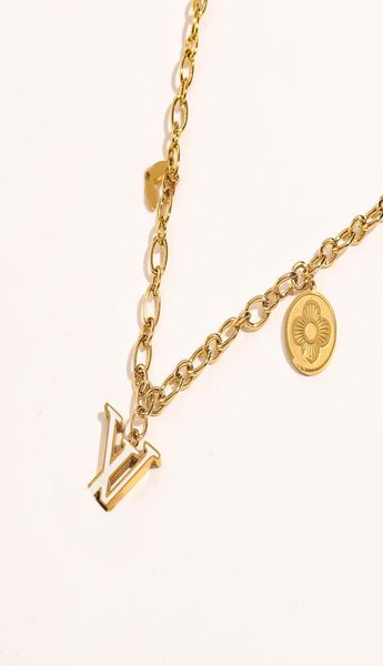 luxury designer necklace choker pendant chain 18k gold plated stainless steel letter necklaces fashion women statement wedding jew9639582, Silver
luxury designer necklace choker pendant chain 18k gold plated stainless steel letter necklaces fashion women statement wedding jew9639582, Silver