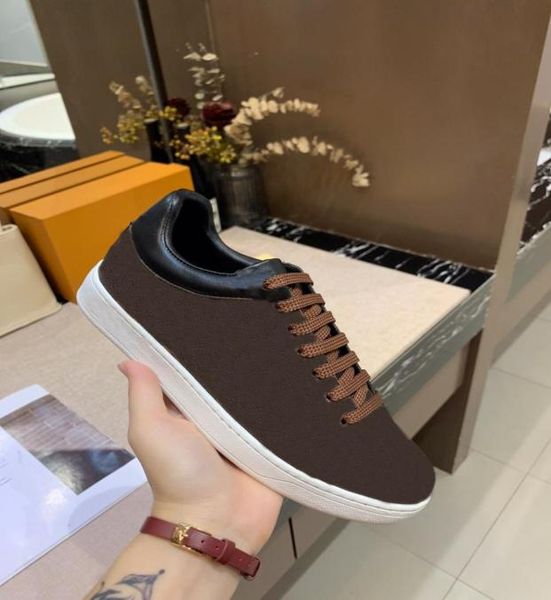 2021 classics women and girl sneaker running shoes flats beach casual fashion presbyopic leather with box5869472
2021 classics women and girl sneaker running shoes flats beach casual fashion presbyopic leather with box5869472