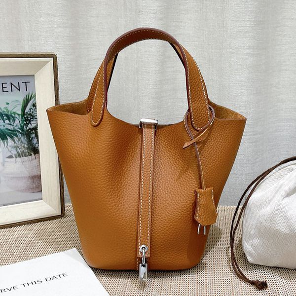 2023 new luxury tote picotin lock handbags ladies knitting purse designer slarge tote with chain canvas shopping bag clemence totes 02
2023 new luxury tote picotin lock handbags ladies knitting purse designer slarge tote with chain canvas shopping bag clemence totes 02