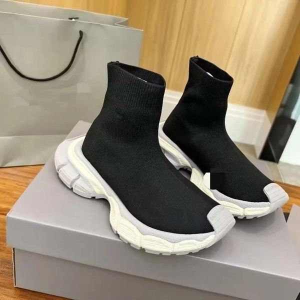 2023 casual shoes platform sneaker men women socks boots brand black grey white light ruby luxury trainers sneakers
2023 casual shoes platform sneaker men women socks boots brand black grey white light ruby luxury trainers sneakers
