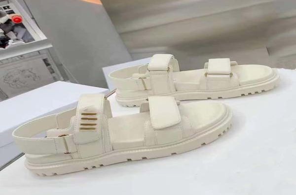 level woman sandals xury crystal calf leather classic fashion super star casual slipper designer women platform sandal size 35-42 with box35, Black
level woman sandals xury crystal calf leather classic fashion super star casual slipper designer women platform sandal size 35-42 with box35, Black