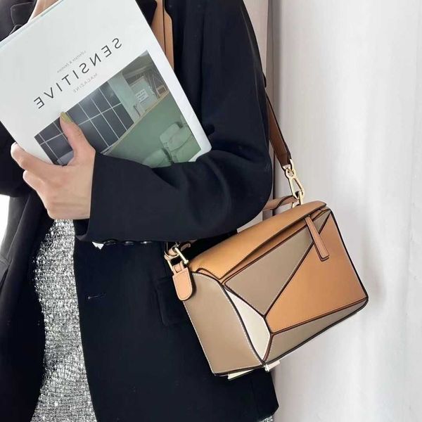 bag loeweess luo geometric bag small and popular light luxury crossbody one shoulder spliced diamond checker commuter famous
bag loeweess luo geometric bag small and popular light luxury crossbody one shoulder spliced diamond checker commuter famous