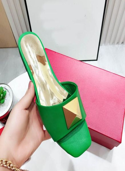 women sandals slippers one stud flat thong calfskin outdoors casual slipper summer designer luxury fashion ladies beach flat flip 5527702, Black
women sandals slippers one stud flat thong calfskin outdoors casual slipper summer designer luxury fashion ladies beach flat flip 5527702, Black