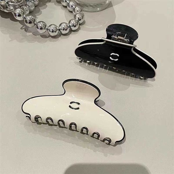luxury designer jewelry brand letter black white hair clips elegant temperament shark hair clip hairpin, Golden;silver
luxury designer jewelry brand letter black white hair clips elegant temperament shark hair clip hairpin, Golden;silver