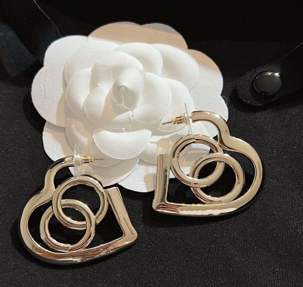 luxury designer earrings love hoops heart shape earings silver gold hoop earring designers for women jewelry c dangle stud earring4614837, Golden;silver
luxury designer earrings love hoops heart shape earings silver gold hoop earring designers for women jewelry c dangle stud earring4614837, Golden;silver