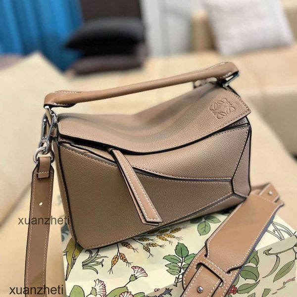 handbags loewsbag puzzle fashion purse hands 2023 silver bags outlet large checker litchi grain cowhide women's designer bag qm3i
handbags loewsbag puzzle fashion purse hands 2023 silver bags outlet large checker litchi grain cowhide women's designer bag qm3i