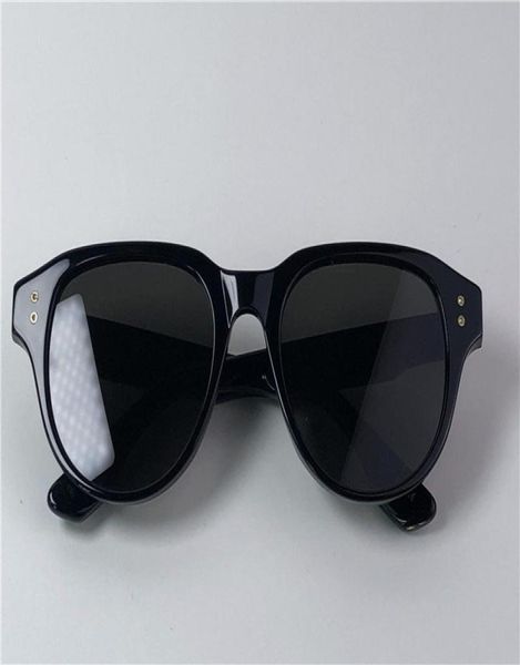 women man square clear glitter frame grey fashion sunglasses for women new with box numd21100293990754, White;black
women man square clear glitter frame grey fashion sunglasses for women new with box numd21100293990754, White;black