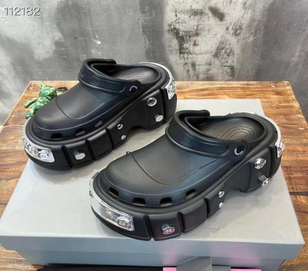 the new hards sandals slippers 2022 black rubber style sandal has a box dust bag on the round head 3544 couples3329048
the new hards sandals slippers 2022 black rubber style sandal has a box dust bag on the round head 3544 couples3329048