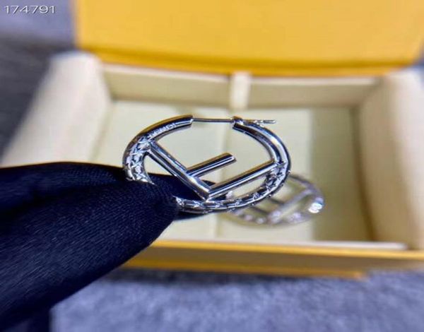2020new european and american fashion new letter inside the second ring gold silver earrings for ladies2559921, Golden
2020new european and american fashion new letter inside the second ring gold silver earrings for ladies2559921, Golden