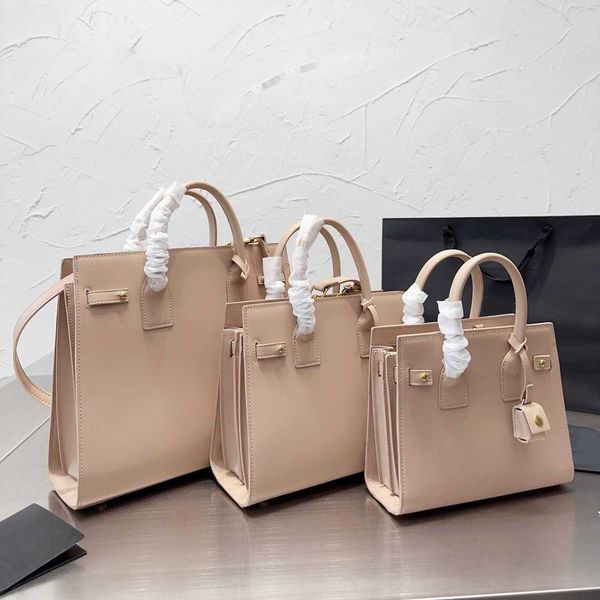 letter print designer handbag women luxurys totes l female one shoulder tote bag crossbody bags leather shopping bags purse 230301
letter print designer handbag women luxurys totes l female one shoulder tote bag crossbody bags leather shopping bags purse 230301