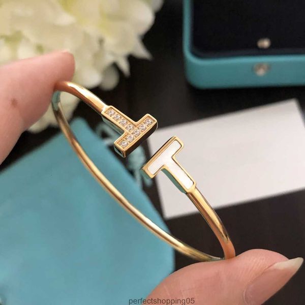 designer 18k gold women's bracelet premium full diamond rose 925 silver opening letter t wedding jewelry gift, Black
designer 18k gold women's bracelet premium full diamond rose 925 silver opening letter t wedding jewelry gift, Black