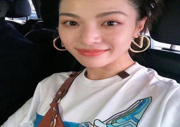 fashion gold hoop earrings party wedding couple gifts bride engagement jewelry ladies accessories1810712, Golden;silver
fashion gold hoop earrings party wedding couple gifts bride engagement jewelry ladies accessories1810712, Golden;silver