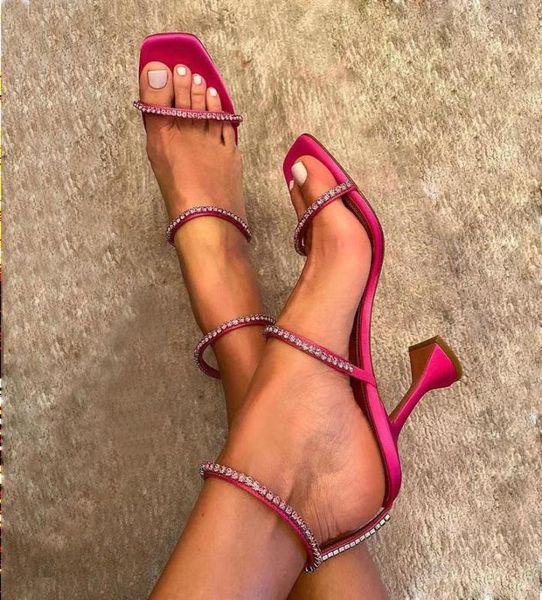 sandals amina muaddi rose red sandals 95mm crystal embellished strap spool heels heel for slipper women summer luxury designers sh3915679, Black
sandals amina muaddi rose red sandals 95mm crystal embellished strap spool heels heel for slipper women summer luxury designers sh3915679, Black