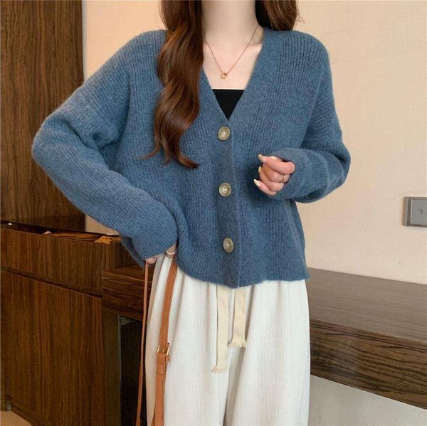item title short sweater for women winter design sense niche hong kong style retro chic cardigan jacket, White;black
item title short sweater for women winter design sense niche hong kong style retro chic cardigan jacket, White;black