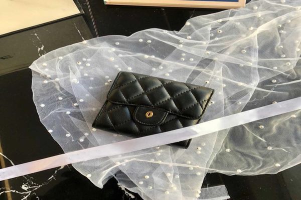 original lambskin luxurious leather card holder coin purse ladies fashion goldsilver hardware with logo and original box6732605, Red;black
original lambskin luxurious leather card holder coin purse ladies fashion goldsilver hardware with logo and original box6732605, Red;black