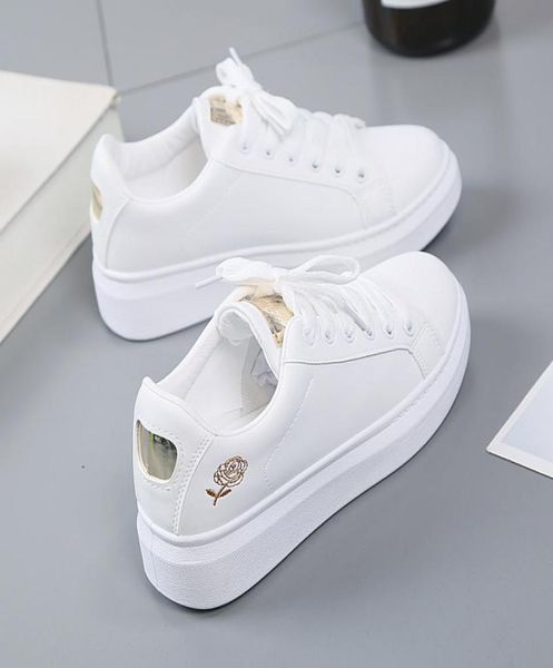 2022 women skate shoes casual shoes new spring women shoes fashion embroidered white sneakers breathable flower laceup women snea3126839
2022 women skate shoes casual shoes new spring women shoes fashion embroidered white sneakers breathable flower laceup women snea3126839
