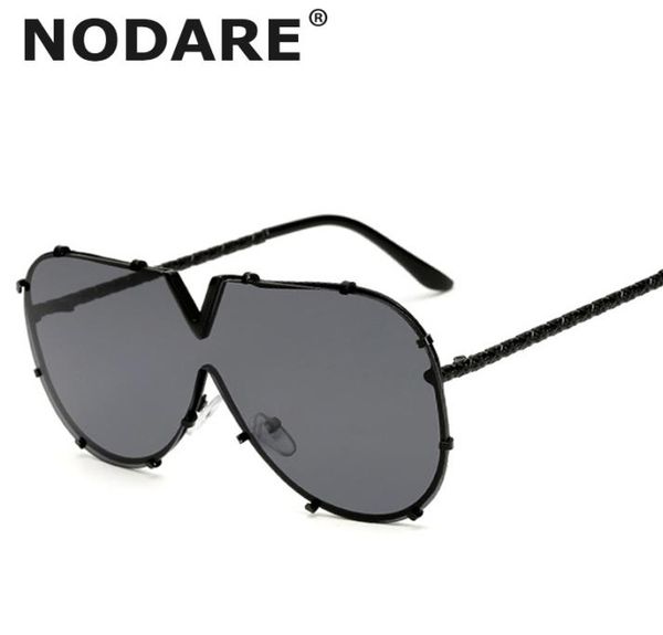 2020 new fashion brand designer large frame sunglasses women vintage men sun glasses retro gradient square v style uv400 eyewear8941396, White;black
2020 new fashion brand designer large frame sunglasses women vintage men sun glasses retro gradient square v style uv400 eyewear8941396, White;black