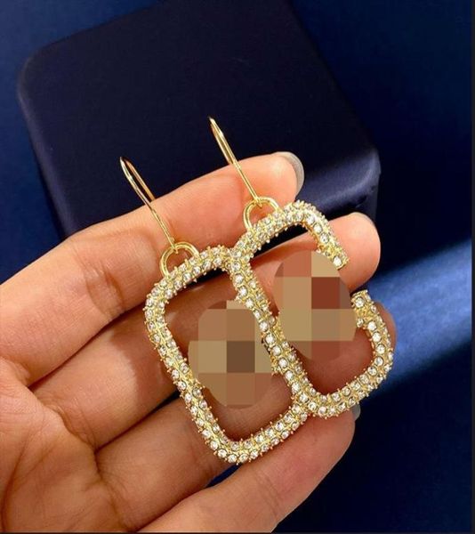 gold personalized women earrings hoop full diamonds v letter sign simple circle earring stud fashion exaggerated earrings designer5004910, Golden;silver
gold personalized women earrings hoop full diamonds v letter sign simple circle earring stud fashion exaggerated earrings designer5004910, Golden;silver