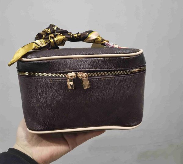 2022travel toiletry cosmetic bag pouch protection beauty case wash leather women clutch bags mono waterproof canvas luxurys design7967782
2022travel toiletry cosmetic bag pouch protection beauty case wash leather women clutch bags mono waterproof canvas luxurys design7967782