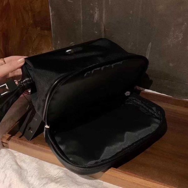 2023ss designers womens small fragrance makeup bag fashion luxurys bags men bag mens shoulder lady totes purse handbags crossbody backpack
2023ss designers womens small fragrance makeup bag fashion luxurys bags men bag mens shoulder lady totes purse handbags crossbody backpack