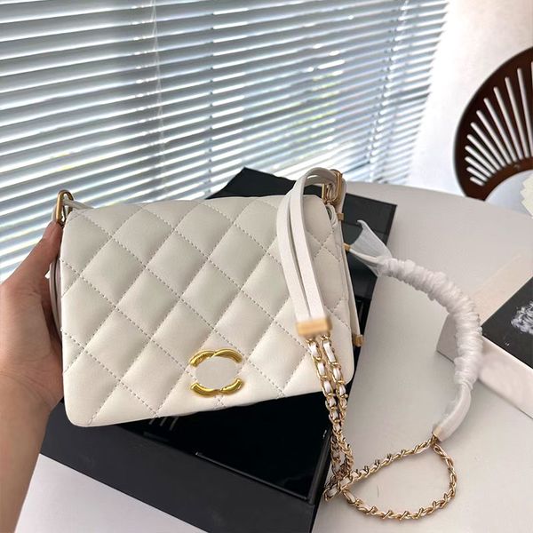 fashion designer postman square fat man looking and practical underarm bag 18x13 with folding box
fashion designer postman square fat man looking and practical underarm bag 18x13 with folding box