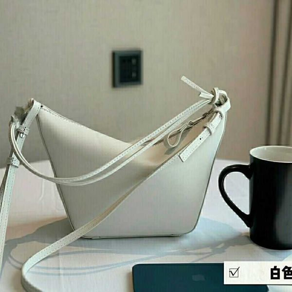 bag loeweess internet celebrity luo shoulder bag handbag crossbody lightweight solid color and the same female famous luxury bag
bag loeweess internet celebrity luo shoulder bag handbag crossbody lightweight solid color and the same female famous luxury bag