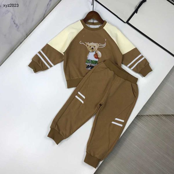tracksuits baby autumn sets kids suit size 110-160 cm 2pcs doll playing basketball pattern long sleeved sweater and pants aug30 23ss, White
tracksuits baby autumn sets kids suit size 110-160 cm 2pcs doll playing basketball pattern long sleeved sweater and pants aug30 23ss, White