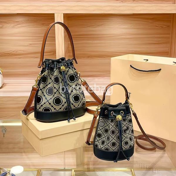 fashion drawstring embroidery bucket bag woman designer bag handbag luxury shoulder bags clutch bags canvas handbags t bags 2 style with box
fashion drawstring embroidery bucket bag woman designer bag handbag luxury shoulder bags clutch bags canvas handbags t bags 2 style with box