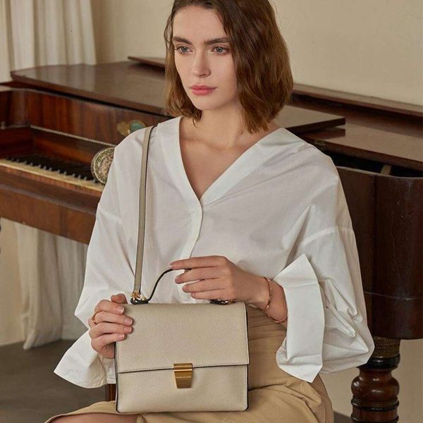 cocc/kechner frances large and niche design french high-end temperament doctor bag crossbody handbag
cocc/kechner frances large and niche design french high-end temperament doctor bag crossbody handbag