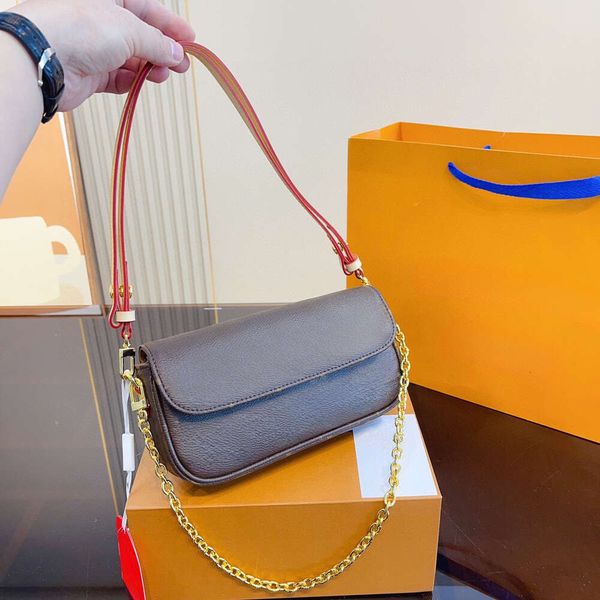 luxerys tote bag designer bag letter v onthego crossbody bag women fashion leather handbag classic style simple
luxerys tote bag designer bag letter v onthego crossbody bag women fashion leather handbag classic style simple
