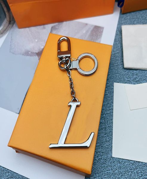 luxury designer keychain letter pendant silver key buckle detachable keychains for mens womens fashion keys new with box2912689
luxury designer keychain letter pendant silver key buckle detachable keychains for mens womens fashion keys new with box2912689