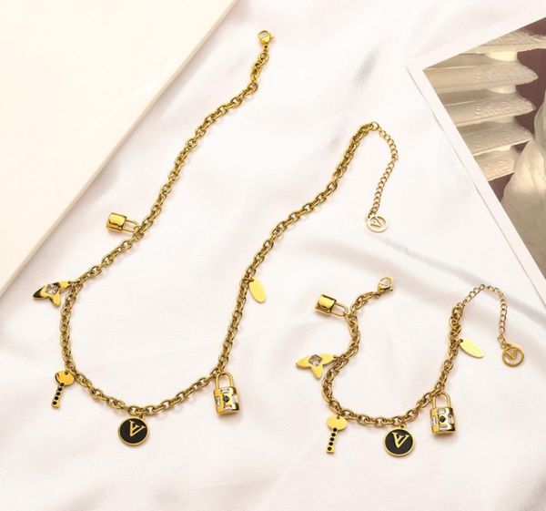 18k gold plated pendant necklace luxury brand designers four leaf love diamond letters lock fashion women stainless steel necklace8180288, Silver
18k gold plated pendant necklace luxury brand designers four leaf love diamond letters lock fashion women stainless steel necklace8180288, Silver