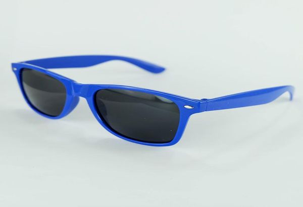 man woman good classical cool sunglasses with uv400 lenses full plastic multi colors2354137, White;black
man woman good classical cool sunglasses with uv400 lenses full plastic multi colors2354137, White;black