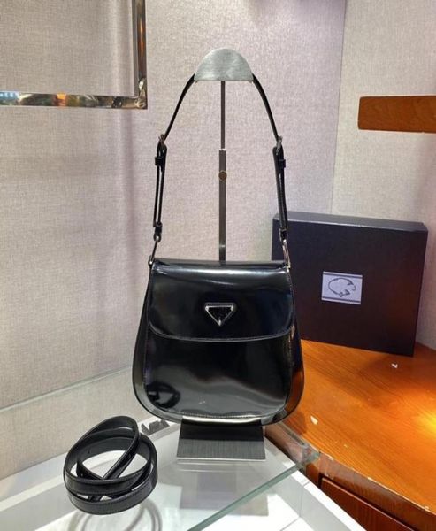 luxury designer bags cleo brushed leather mini bag handle leather extension crossbody bag flap closure with magnet shoulder handb7204252, Red;black
luxury designer bags cleo brushed leather mini bag handle leather extension crossbody bag flap closure with magnet shoulder handb7204252, Red;black