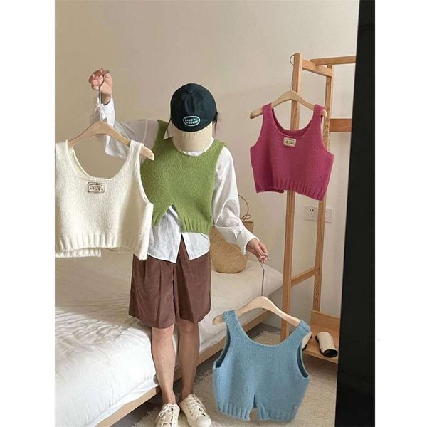 item title french early autumn knitted vest for women dopamine korean style double faced sweater, Black;white
item title french early autumn knitted vest for women dopamine korean style double faced sweater, Black;white