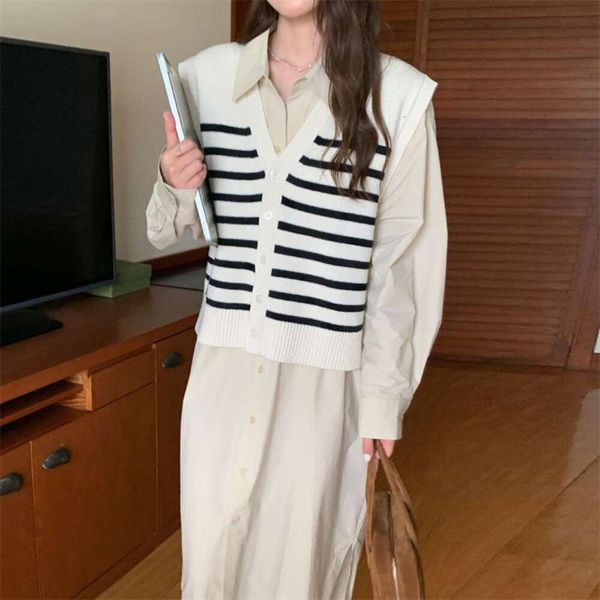autumn style wearing preppy striped knit cardigan vest for womens short slippers, Black;white
autumn style wearing preppy striped knit cardigan vest for womens short slippers, Black;white