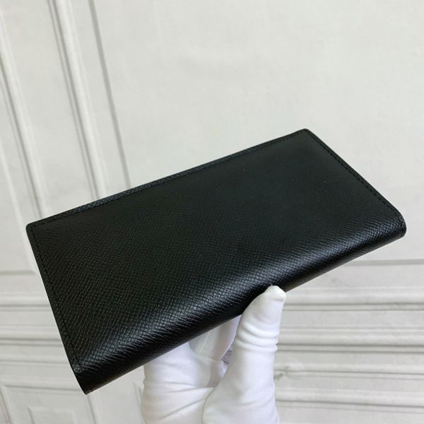 highquality stylish long wallet with an open design that can hold notes credit card change has an old flower pattern check pattern and, Red;black
highquality stylish long wallet with an open design that can hold notes credit card change has an old flower pattern check pattern and, Red;black