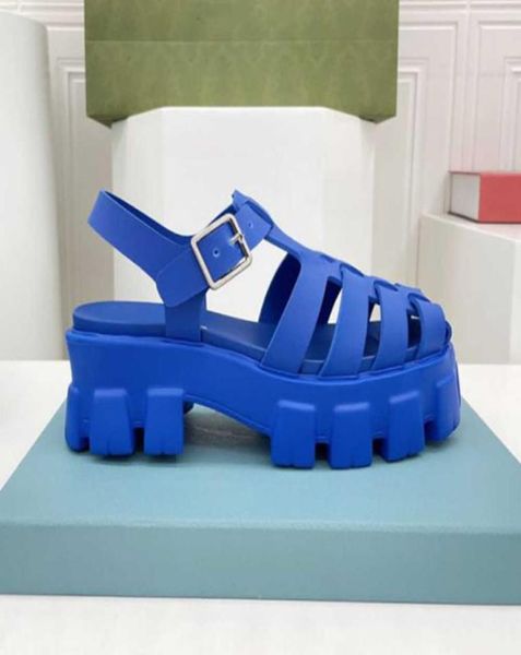 designer rubber sandals women platform sandal retro beach footwear with triangle metal slides black white summer casual slipp7906583
designer rubber sandals women platform sandal retro beach footwear with triangle metal slides black white summer casual slipp7906583