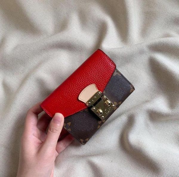 2023 fashion flowers designer mens wallets womens luxurys leather bags classic letters key coin purse original box pl3074530, Red;black
2023 fashion flowers designer mens wallets womens luxurys leather bags classic letters key coin purse original box pl3074530, Red;black