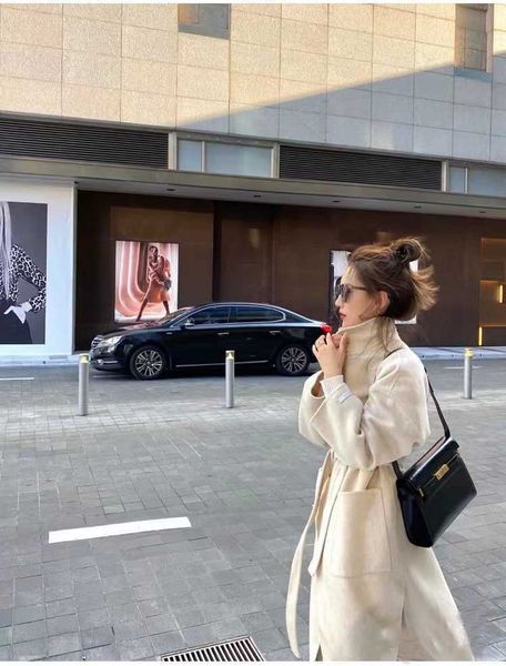 luxury tote bags for women online store bag women new autumn and winter versatile shoulder crossbody with real logo
luxury tote bags for women online store bag women new autumn and winter versatile shoulder crossbody with real logo