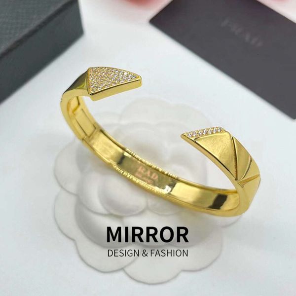 bracelet designer pra lingge light luxury fashion gold zircon bracelet high grade and exquisite opening adjustable fashion bracelet, Black
bracelet designer pra lingge light luxury fashion gold zircon bracelet high grade and exquisite opening adjustable fashion bracelet, Black