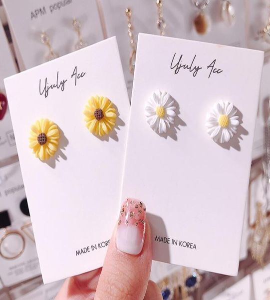 sweet acrylic small daisy stud earrings for women girls new flower white and yellow earring wedding bridal party holiday jewelry e9892438, Golden;silver
sweet acrylic small daisy stud earrings for women girls new flower white and yellow earring wedding bridal party holiday jewelry e9892438, Golden;silver