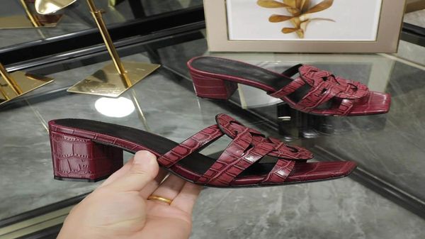 round toe flat odile print sandals square toe thick heel slippers allmatch clothes beach flipflops designer women0396017972, Black
round toe flat odile print sandals square toe thick heel slippers allmatch clothes beach flipflops designer women0396017972, Black