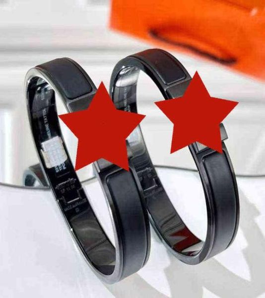 high version h family couple bracelet strands enamel fashion brushed matte black letter6080497
high version h family couple bracelet strands enamel fashion brushed matte black letter6080497