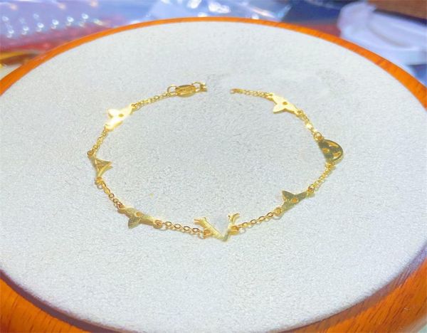 fashion bracelets designer for women chain love braceletes jewelry pulsera wedding party luxurious classic letters diamond plated 8605489, Golden;silver
fashion bracelets designer for women chain love braceletes jewelry pulsera wedding party luxurious classic letters diamond plated 8605489, Golden;silver