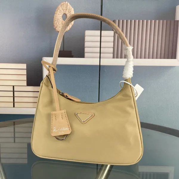the style is beautiful, generous and high-endhandbag women bags tote bag lady totes fashion backpack large capacity women's fashion wal
the style is beautiful, generous and high-endhandbag women bags tote bag lady totes fashion backpack large capacity women's fashion wal