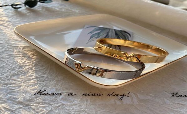 titanium steel bangle women love designer bracelets silver rose gold bangles v letter color narrow bracelet fashion j4579533, Black
titanium steel bangle women love designer bracelets silver rose gold bangles v letter color narrow bracelet fashion j4579533, Black