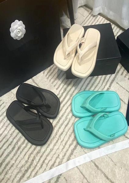 2021 fashion couple casual slippers indoor flat flip flops outdoor beach nonslip sandals factory production concessions2844949, Black
2021 fashion couple casual slippers indoor flat flip flops outdoor beach nonslip sandals factory production concessions2844949, Black
